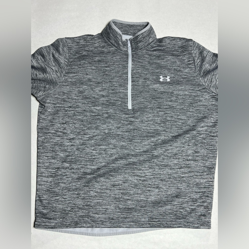 Under Armour Cold Gear 1/2 zip size XL.